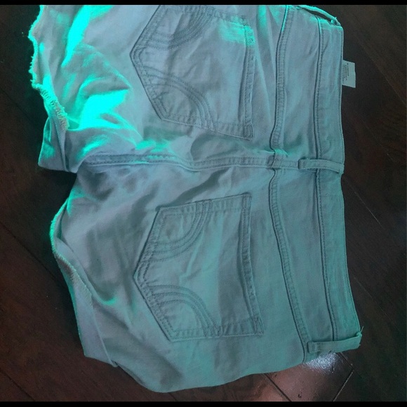 Holister shorts - Picture 2 of 3